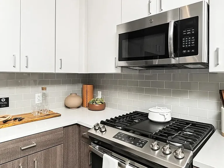 The 266 Framingham — Photo 10