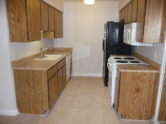 4th image of 501 W Pontiac Dr APT 6