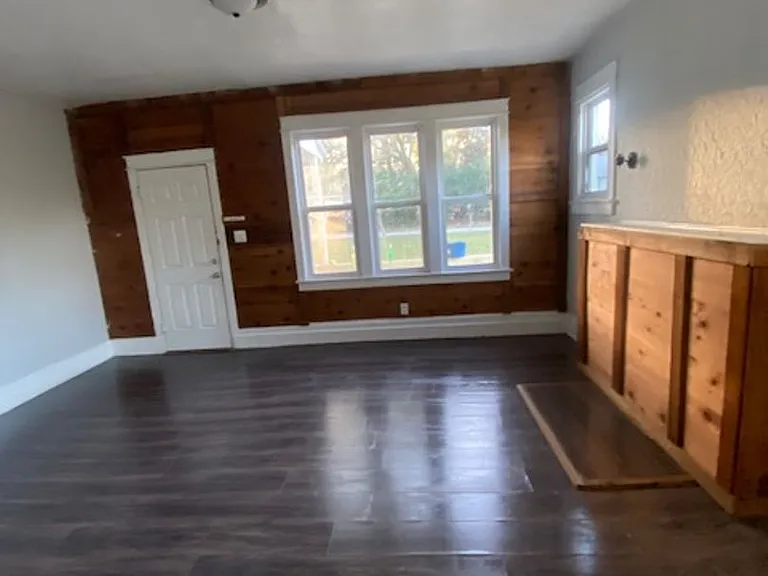 315 S Winslow Ave — Photo 3