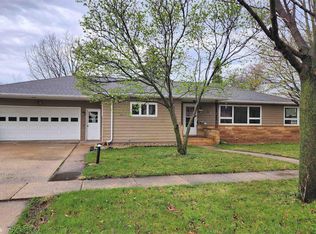 319 E Elm St, Algona, IA 50511