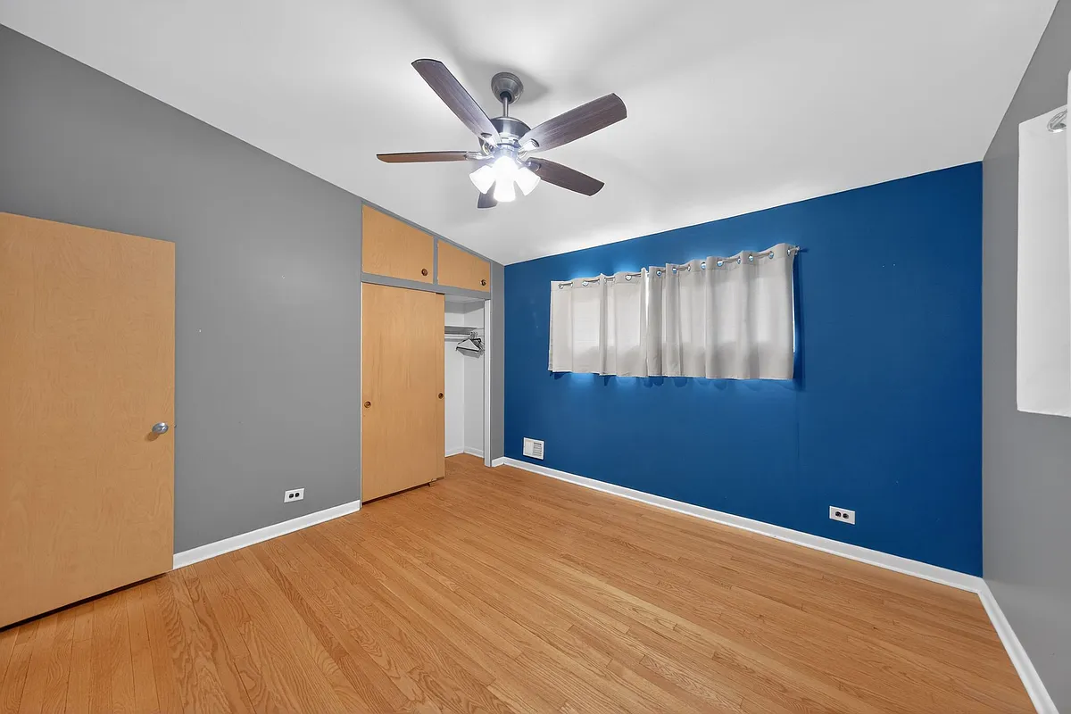 Building Photo - 550 S Fairfield Ave