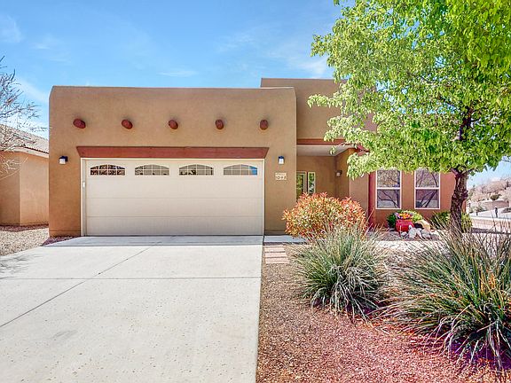 4th image of 1048 Golden Yarrow Trl