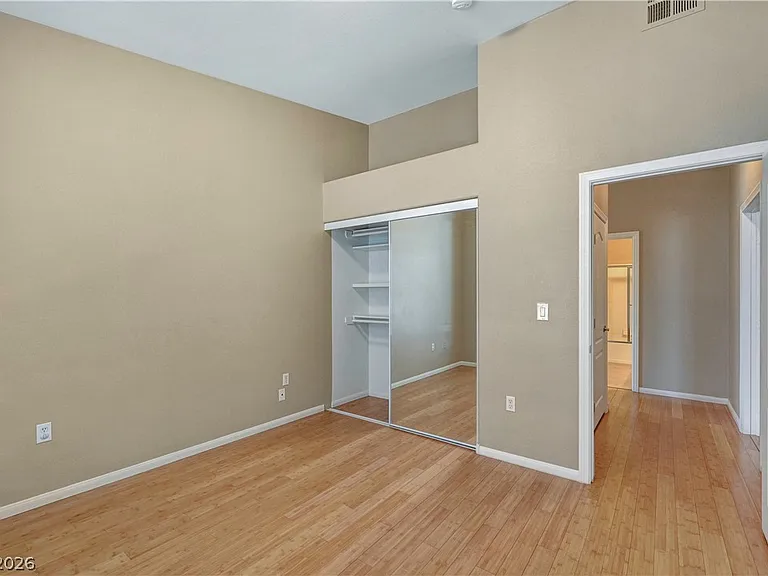 2305 W Horizon Ridge Pkwy #2423 — Photo 17