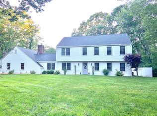 8 Stonecrop Ln, Wilton, CT 06897