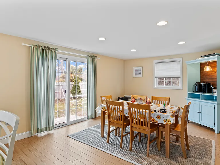 60 Merrifield Ct — Photo 8