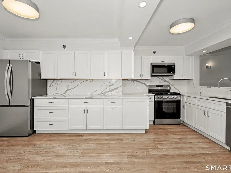25 Forest St #11A — Photo 5