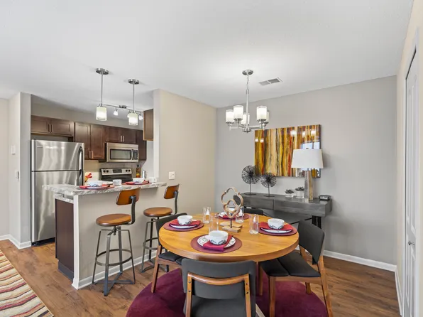 Hidden Lakes Apartments, 4260 Hidden Lakes Dr SE #9fcb080c4, Grand Rapids, MI 49512