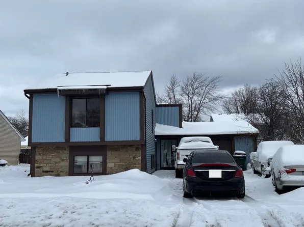30W023 Danbury Dr, Warrenville, IL 60555