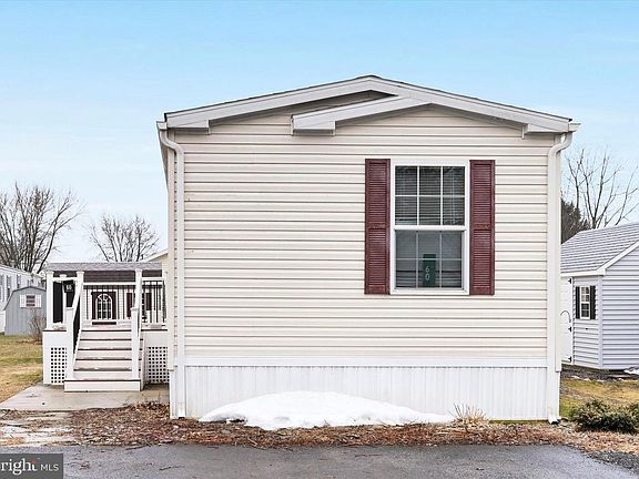 4th image of 60 Penn Valley Vlg