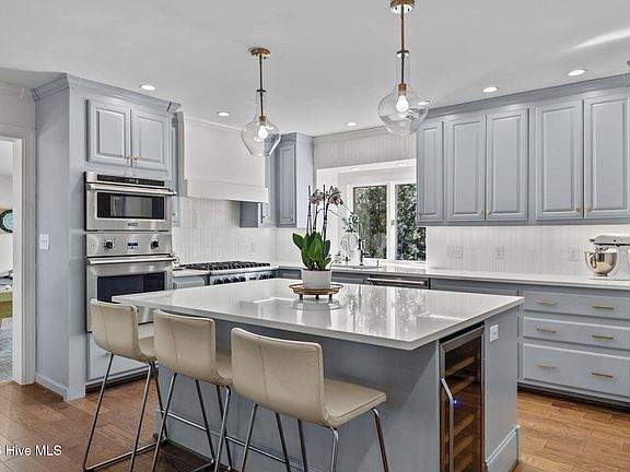 4th image of 2 Alpine Place