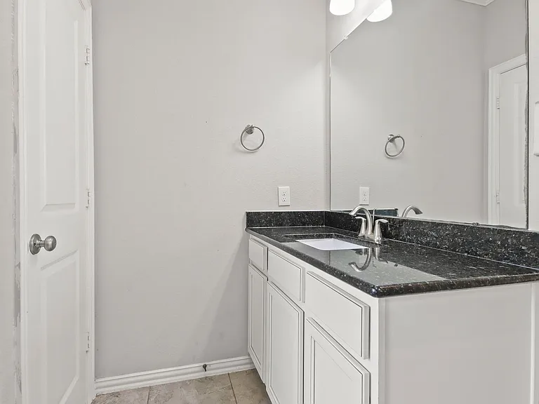 702 S Galley Dr — Photo 20