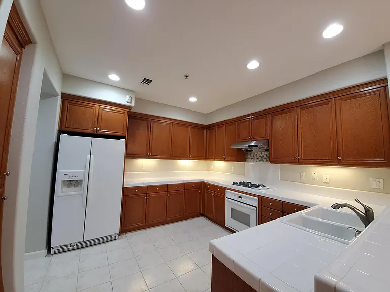 612 Joree Ln — Photo 3