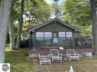 940 Huron St, East Tawas, MI 48730