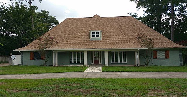 1st image of 1309 Live Oak Ln
