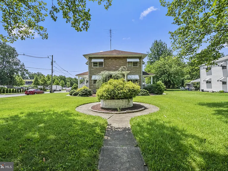 1125 Parkway Ave — Photo 3