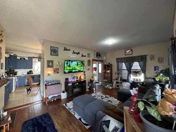 102 N Alaska St, Waterville, KS 66548