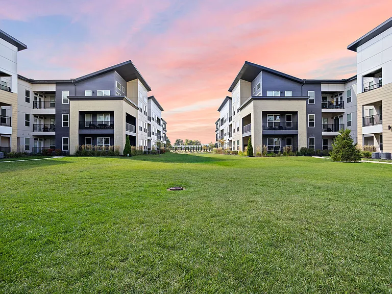 Aria Apartments of Zionsville — Photo 26
