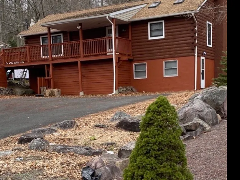 993 Country Place Dr — Photo 1
