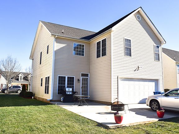 3rd image of 206 Duncraig Dr