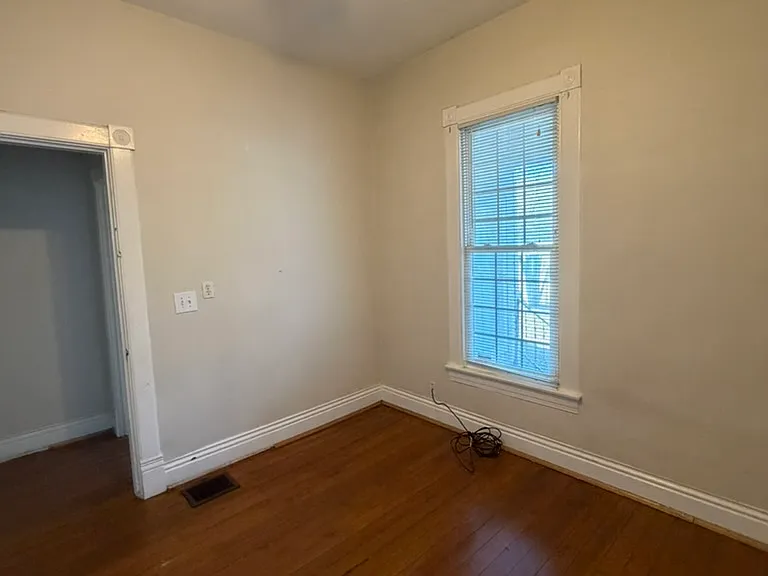 427 Montana Ave — Photo 16