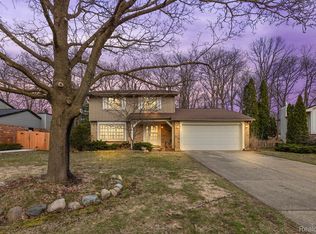5136 Timber Ridge Trl, Clarkston, MI 48346