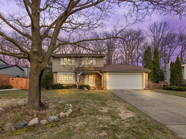 5136 Timber Ridge Trl, Clarkston, MI 48346