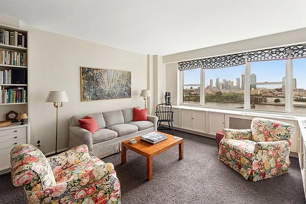 Sold by Corcoran | media 14