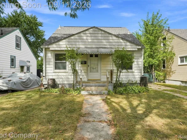 8750 Saratoga Ave, Oak Park, MI 48237