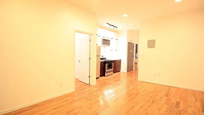Rented by True Real Estate Group | media 9