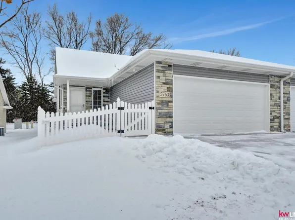 5763 Brendon Ln, Lincoln, NE 68516