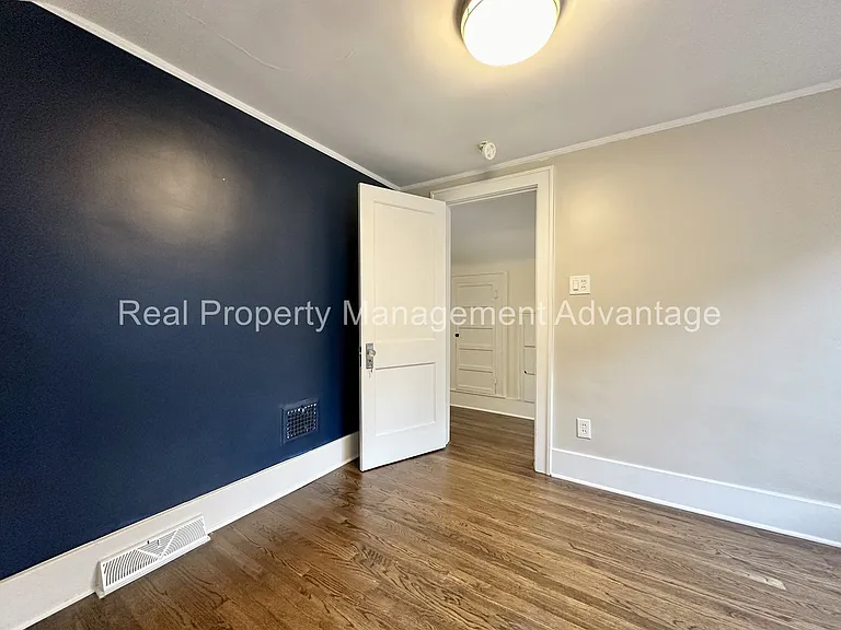 310 W Hazelhurst St — Photo 22