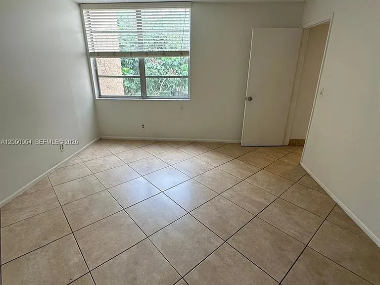 9410 Live Oak Pl #305 — Photo 8