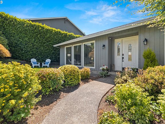 2nd image of 2128 Club House Dr