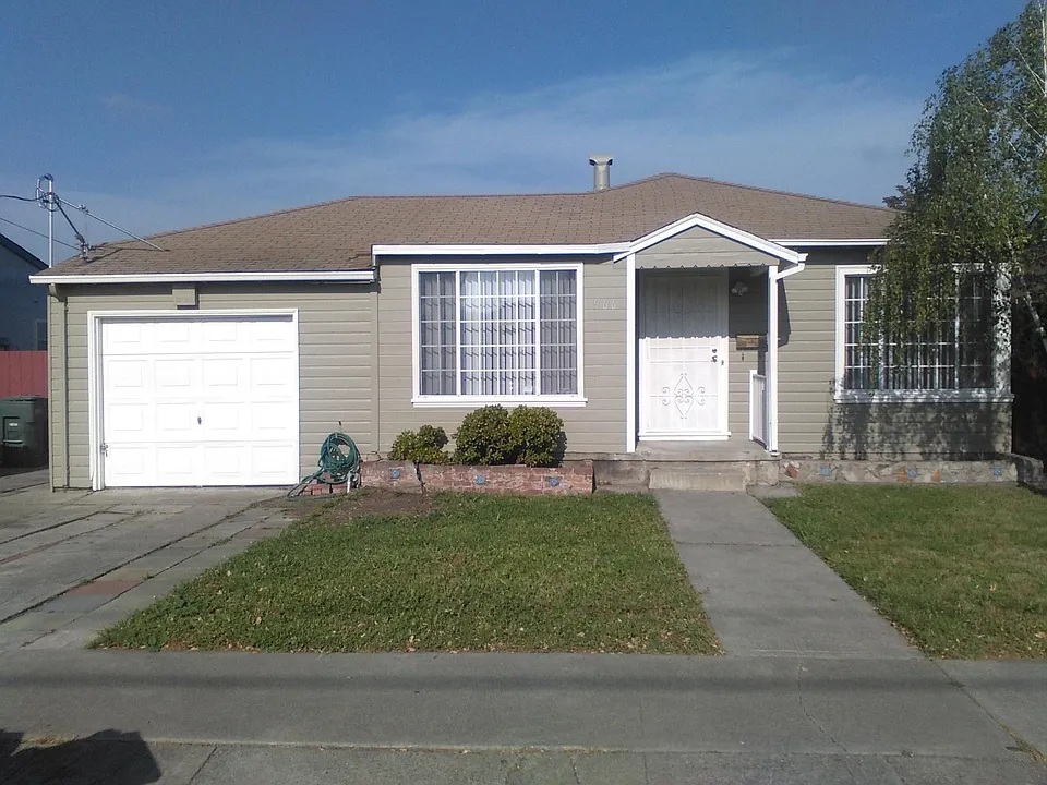966 Donovan Dr