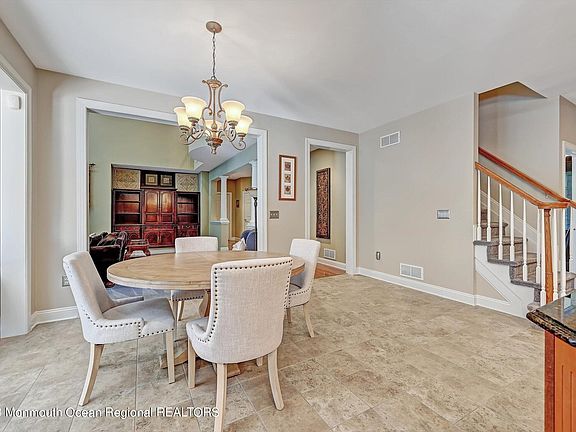3rd image of 180 Deerfield Rd