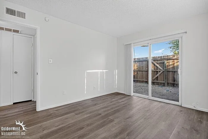 2209 W Belmont Ave #6 — Photo 13