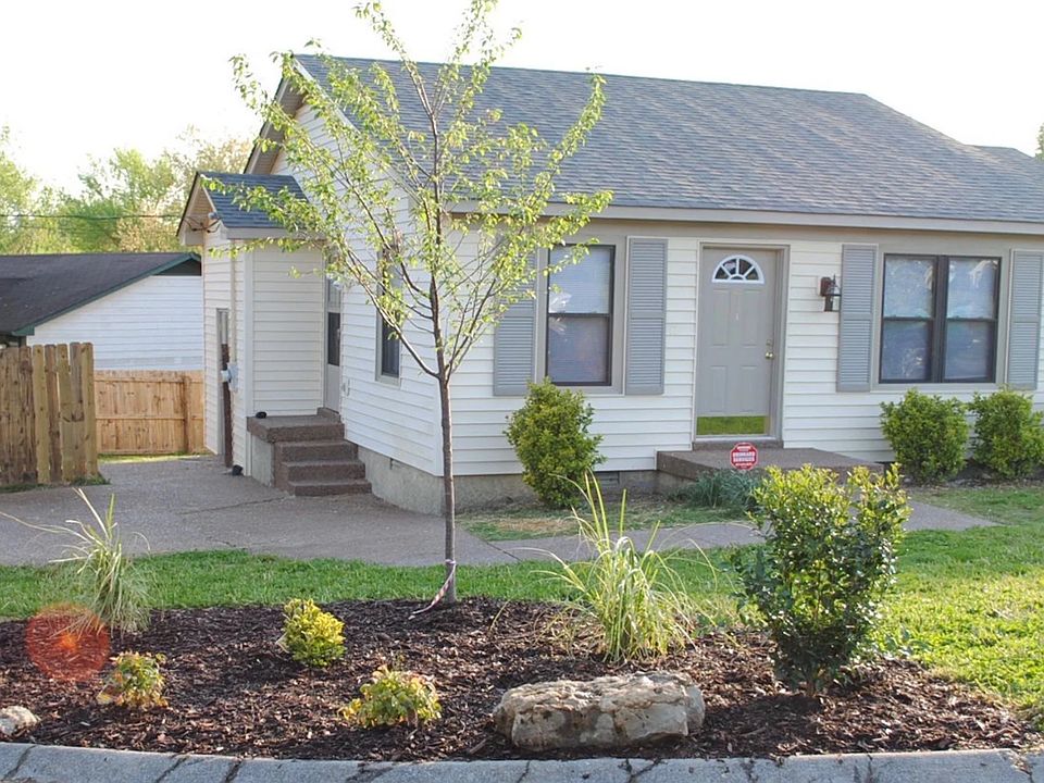 1st image of 411 Heritage Ln