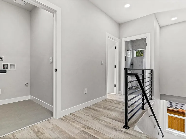 3211 NE 89th St — Photo 30