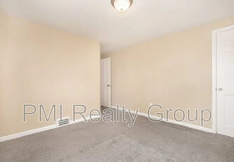 645 Babbitt Rd — Photo 15