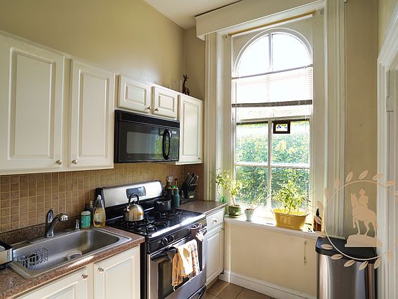 5th image of 715 Park Ave APT D
