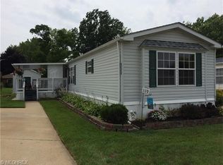 339 Golfway Dr, Painesville, OH 44077