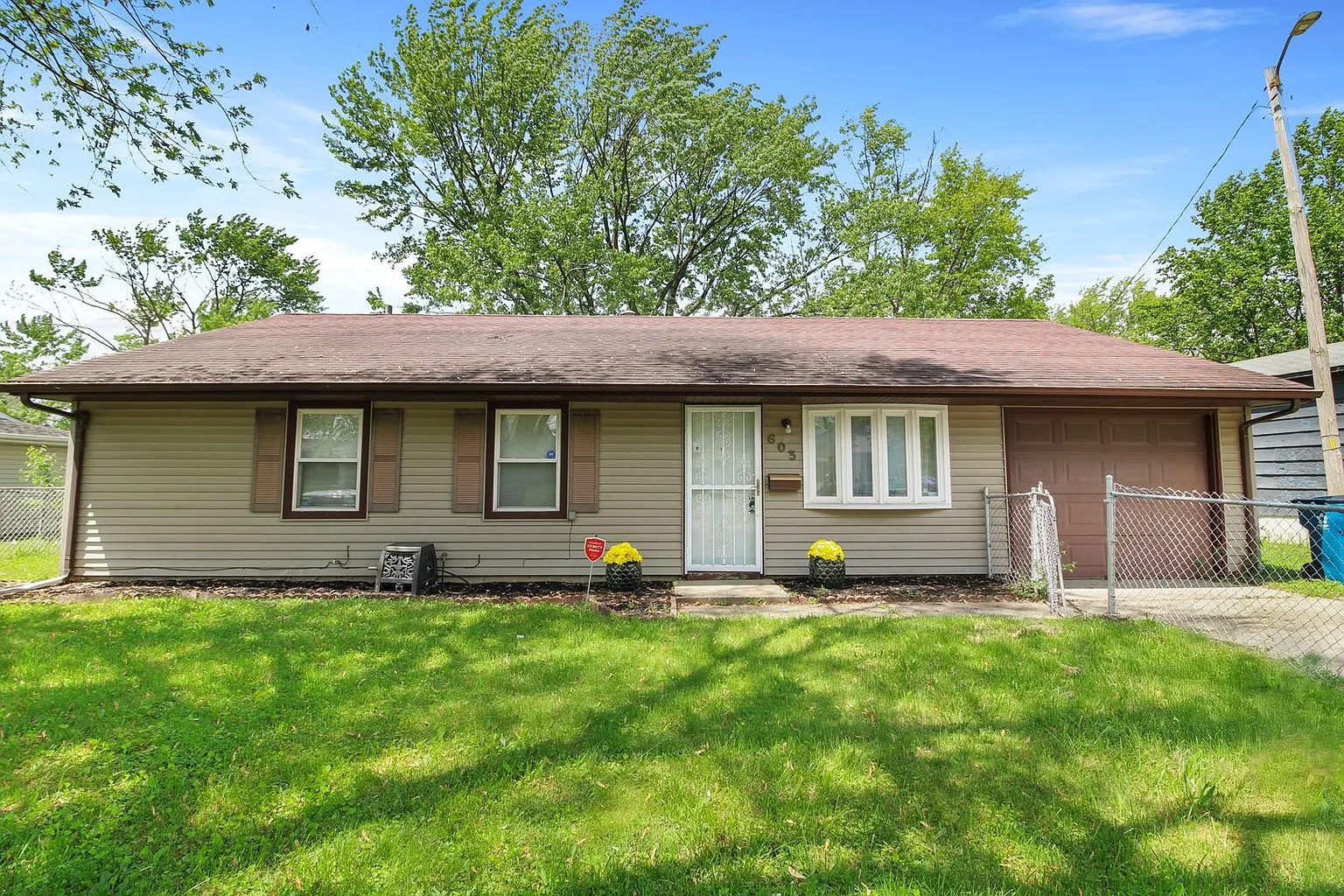 603 S Sunrise Dr photo 1