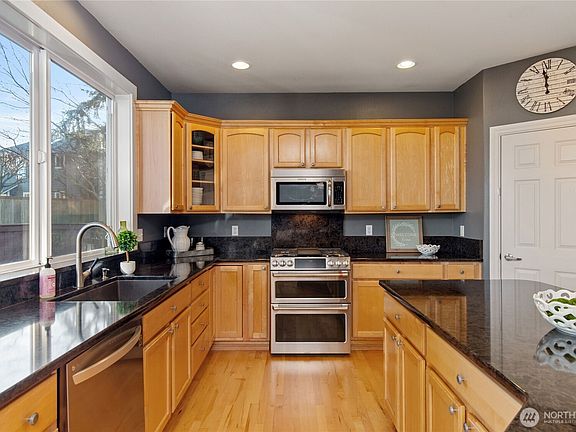5th image of 8207 66th Avenue Ct E