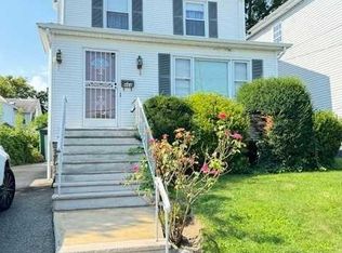 464 Lawton Ave, Ridgefield, NJ 07657