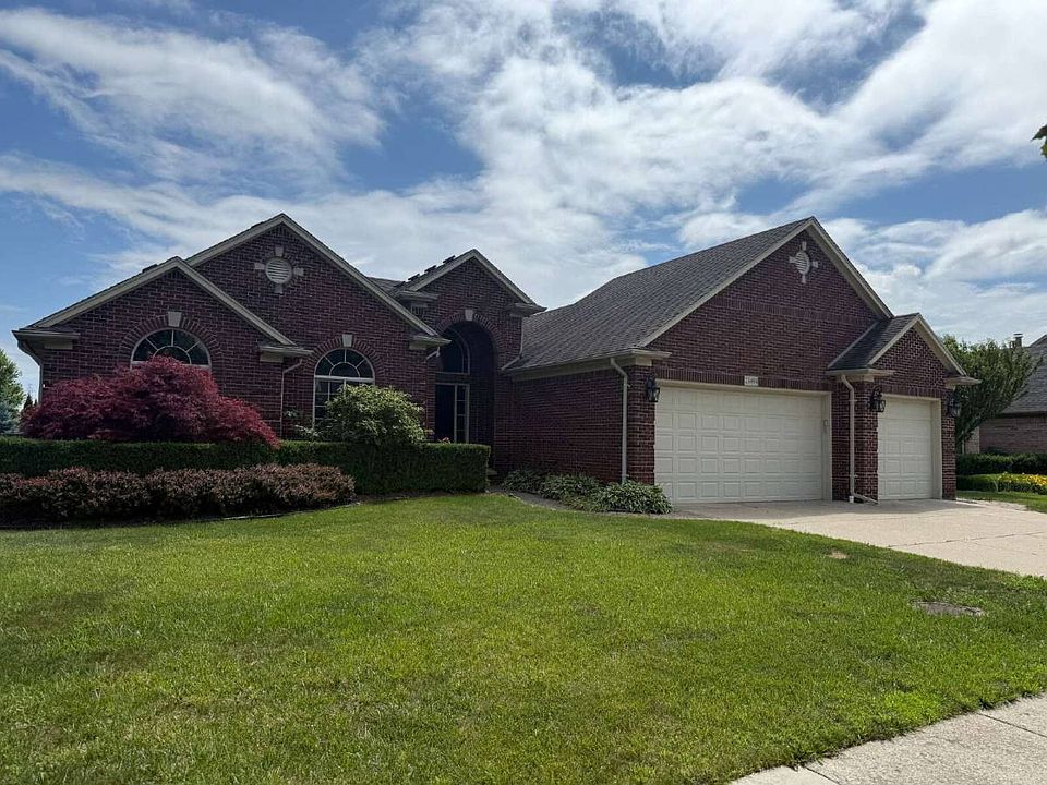 1st image of 21494 Pine Cone Dr
