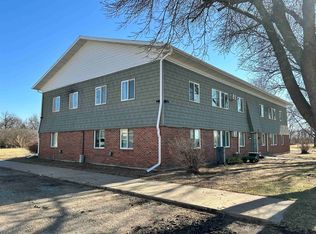 611 1st St, Wakonda, SD 57073