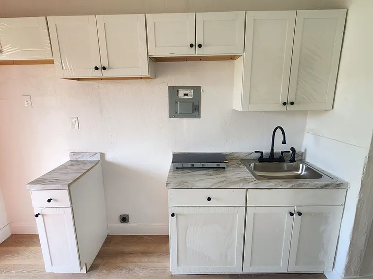 1829 NW 2nd Ct — Photo 3