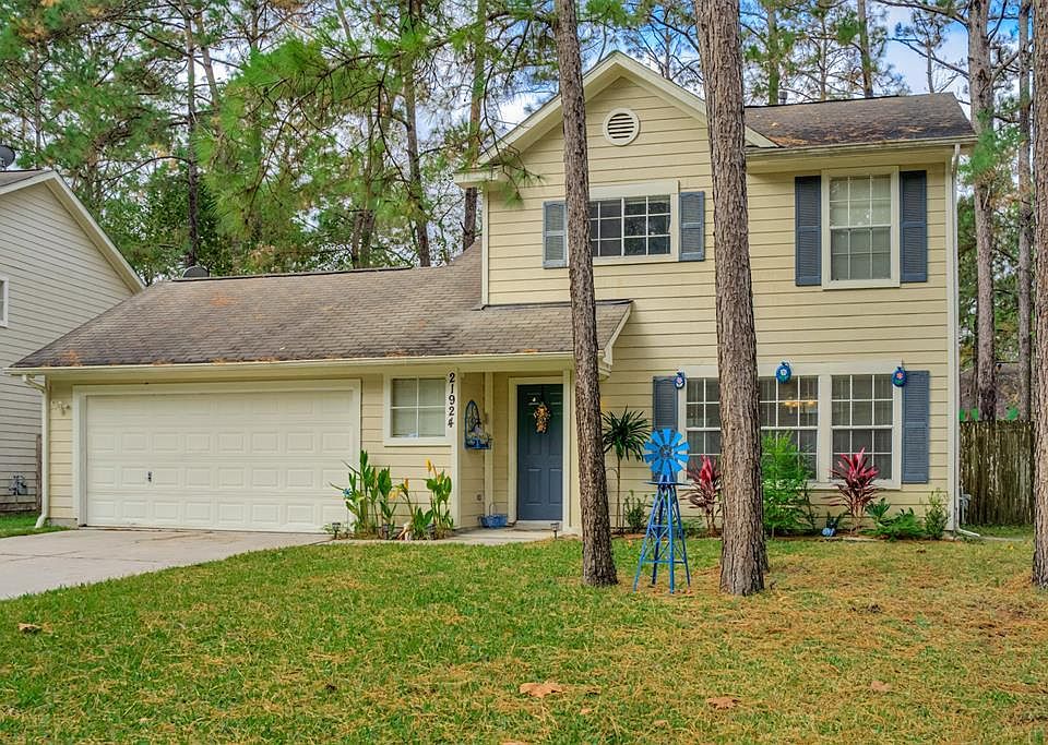 1st image of 21924 New Forest Dr