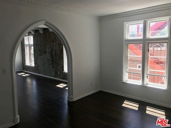 5th image of 1287 N Crescent Heights Blvd