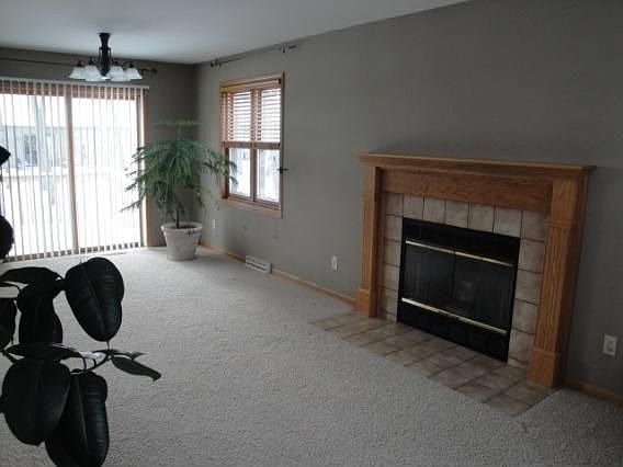 3rd image of 856 W Woodland Trl